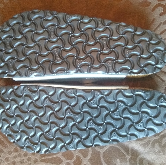 New Without Box Silver Birkenstocks Birks Size 40 - Picture 5 of 5